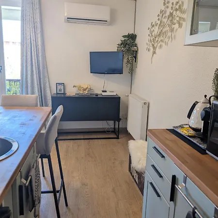 Bellevue 35 Avec Balcon Апартаменты *